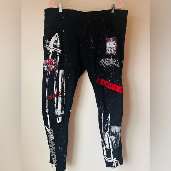 Smoke Rise Embellished Taper Stretch Jeans (Size 40/32) - Picture 6 of 16